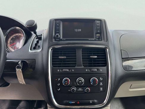 Used 2017 Dodge Grand Caravan SE w/ Power Window Group FWD image 35