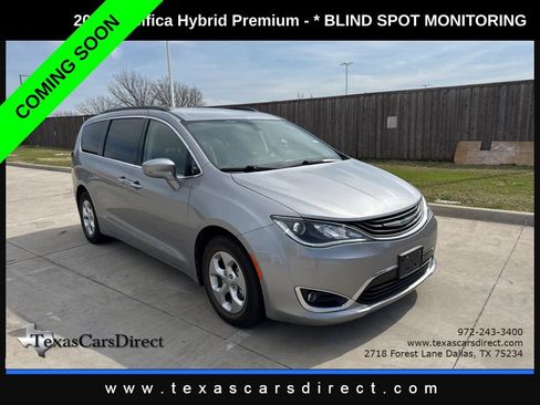 Used 2017 Chrysler Pacifica Premium image 3