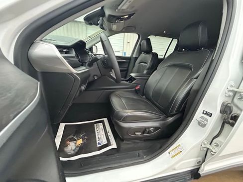 Used 2023 Jeep Grand Cherokee Limited w/ Luxury Tech Group II image 30