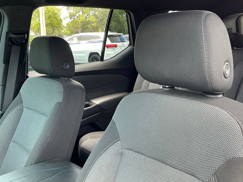 Used 2023 Chevrolet Traverse LT FWD image 31