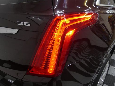 Used 2018 Cadillac XT5 Platinum w/ Driver Assist Package image 15