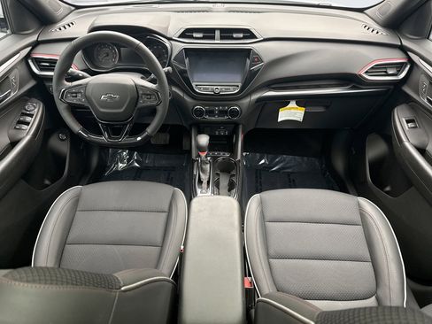 Used 2023 Chevrolet TrailBlazer RS w/ Sun and Liftgate Package AWD/4WD image 14