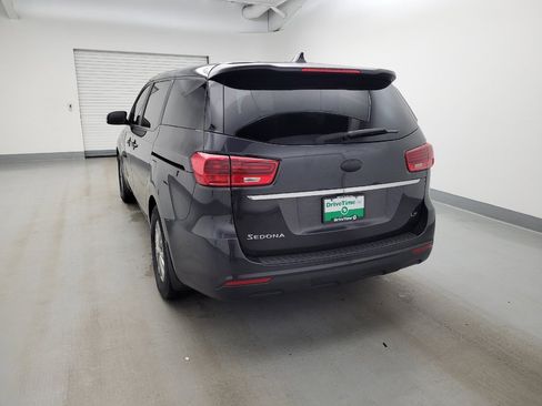 Used 2019 Kia Sedona LX FWD image 6