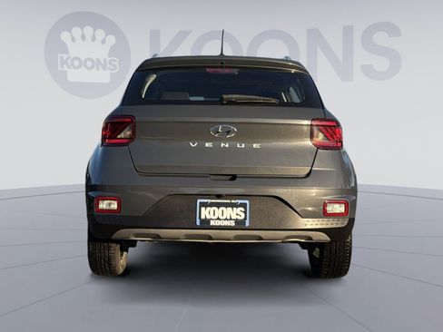 Certified 2024 Hyundai Venue SEL image 5