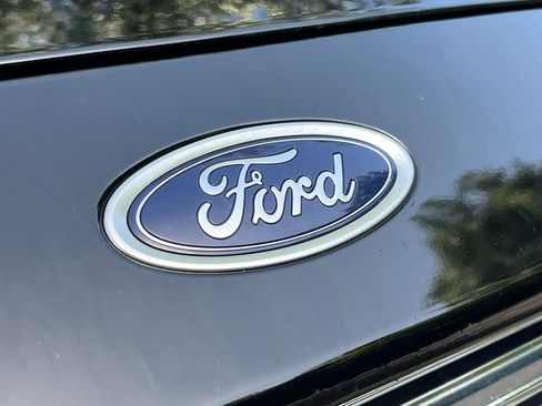 Used 2016 Ford Fusion SE FWD image 11