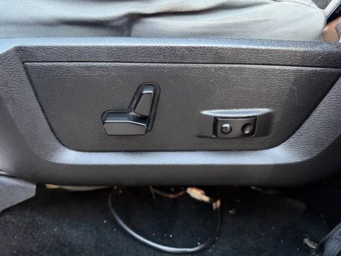 Used 2014 RAM 1500 Classic SLT w/ SLT Plus D￩cor Group image 29