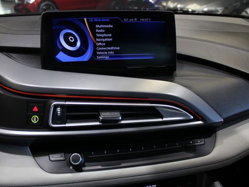 Used 2015 BMW i8 image 29