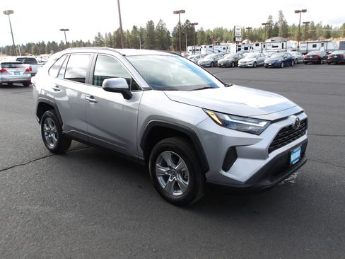 Used 2023 Toyota RAV4 XLE image 7
