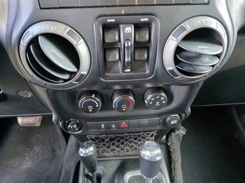 Used 2016 Jeep Wrangler Unlimited Sport w/ Quick Order Package 24S AWD/4WD image 22