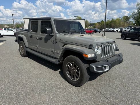 Used 2022 Jeep Gladiator Overland w/ Popular Equipment Package image 9