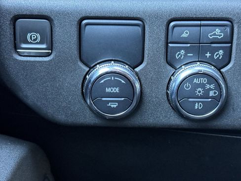 Used 2024 GMC Sierra 1500 SLT RWD image 29