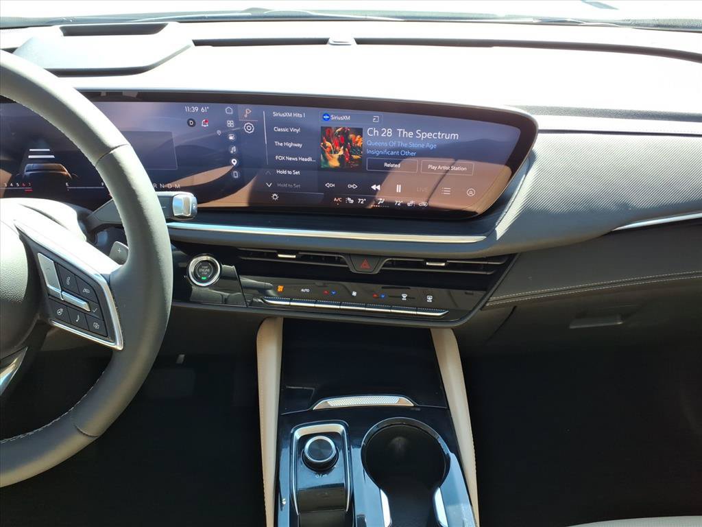 Used 2025 Buick Envision Preferred AWD/4WD image 28