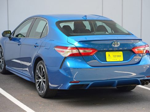 Used 2020 Toyota Camry SE FWD image 43