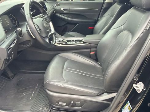 Used 2023 Hyundai Sonata Limited w/ Preferred Accessory Package image 10