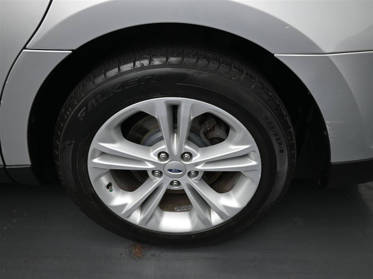 Used 2019 Ford Taurus SE FWD image 19