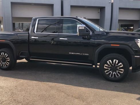 Used 2025 GMC Sierra 2500 Denali Ultimate AWD/4WD image 8
