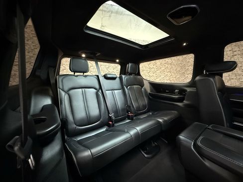 Used 2022 Jeep Grand Wagoneer Series II image 15