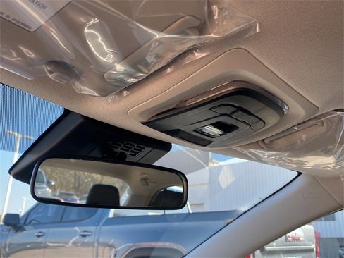 Used 2025 Toyota Corolla LE image 28