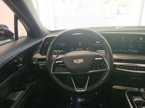 Certified 2024 Cadillac Lyriq Luxury AWD/4WD image 20