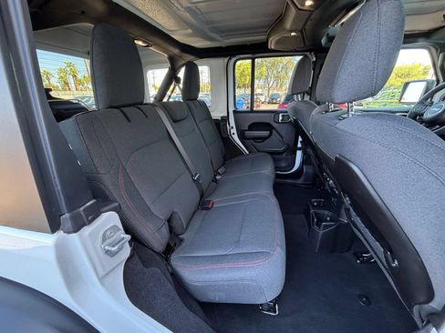 Used 2025 Jeep Wrangler Unlimited Rubicon AWD/4WD image 33