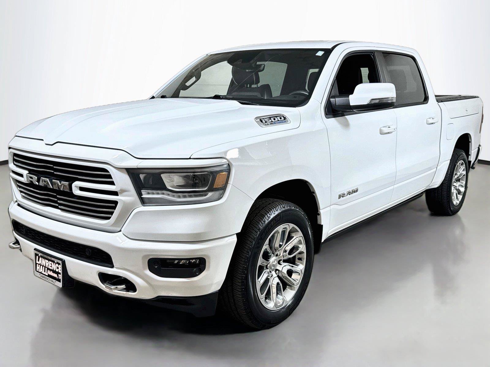 Used 2024 RAM 1500 Laramie AWD/4WD image 1