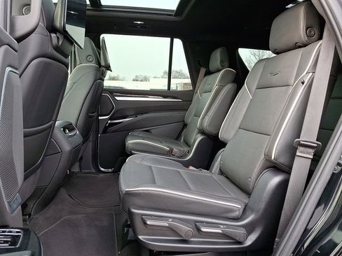 Certified 2025 Cadillac Escalade Premium Luxury image 8