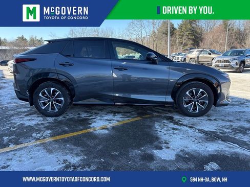 Used 2025 Lexus RZ 450e w/ Technology Package image 7