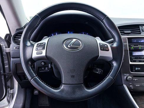 Used 2013 Lexus IS 250C w/ Luxury Pkg RWD image 21