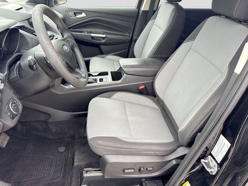 Used 2017 Ford Escape SE w/ Equipment Group 201A FWD image 17