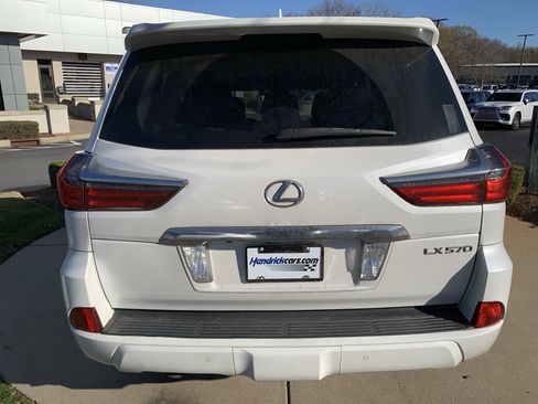 Used 2017 Lexus LX 570 4WD image 9