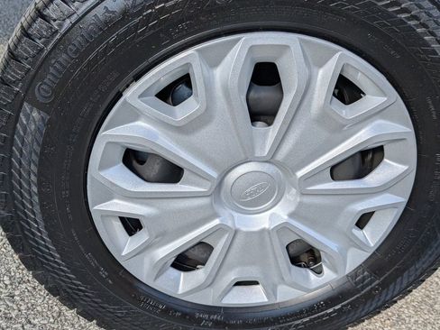 Used 2023 Ford E-Transit image 35