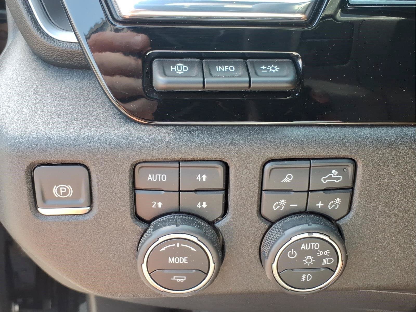Certified 2024 Chevrolet Silverado 2500 High Country w/ High Country Premium Package AWD/4WD image 19