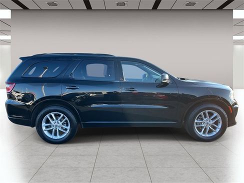 Used 2023 Dodge Durango GT image 2