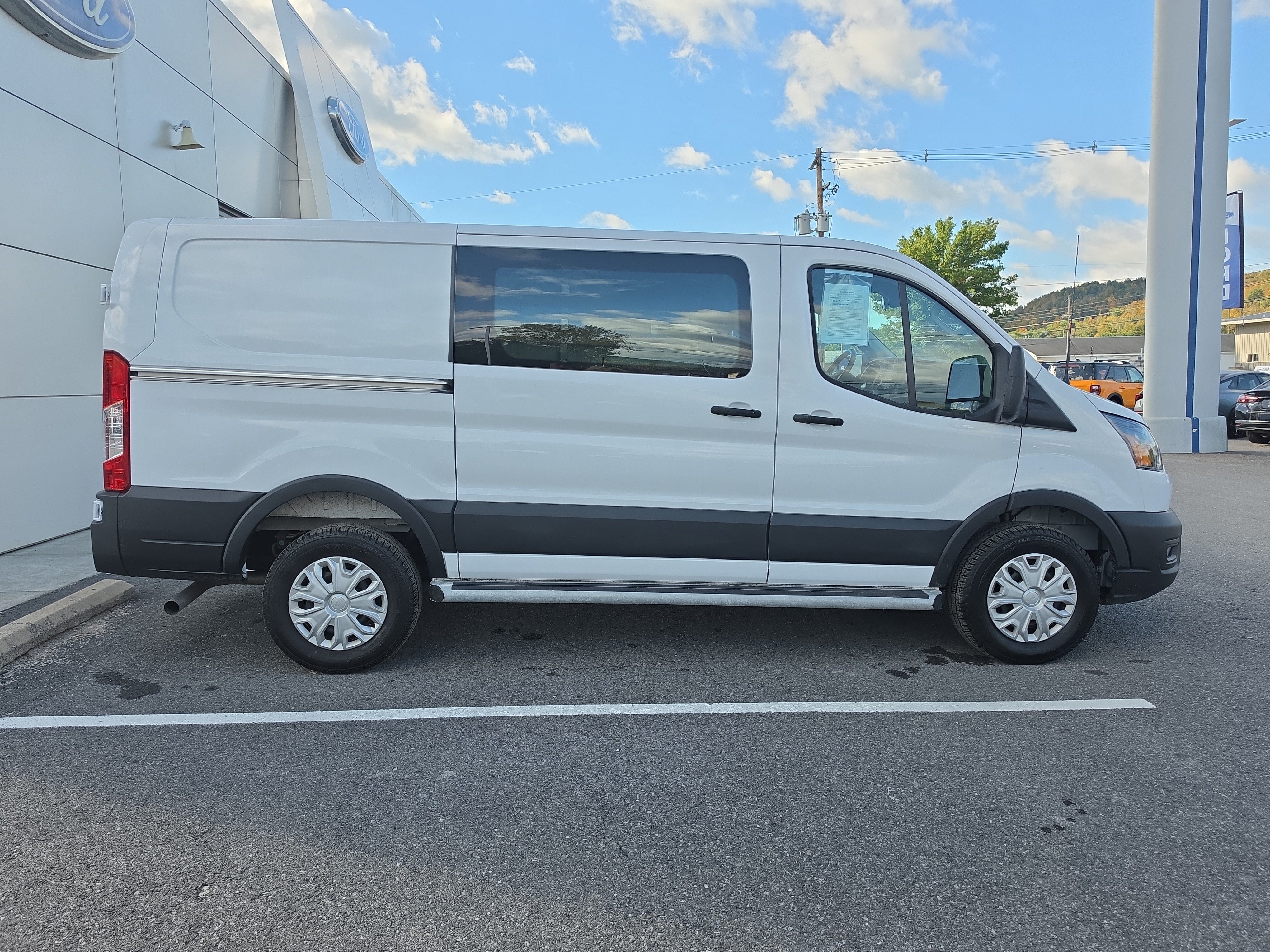 Used 2025 Ford Transit 250 Low Roof w/ Exterior Upgrade Package RWD image 2