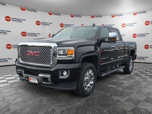 Used 2016 GMC Sierra 2500 Denali w/ Duramax Plus Package image 3