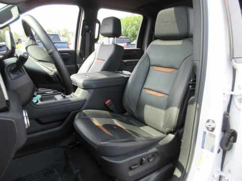Certified 2025 GMC Sierra 2500 AT4 w/ AT4 Premium Plus Package AWD/4WD image 23
