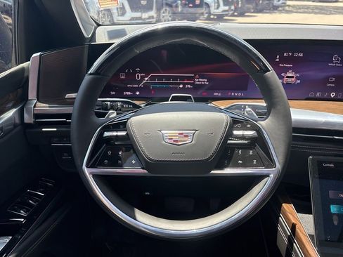 Certified 2026 Cadillac Escalade ESV Platinum Sport w/ LPO, ONYX Package AWD/4WD image 13