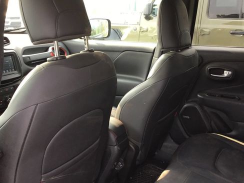 Used 2020 Jeep Renegade Trailhawk w/ Premium Leather Group AWD/4WD image 24