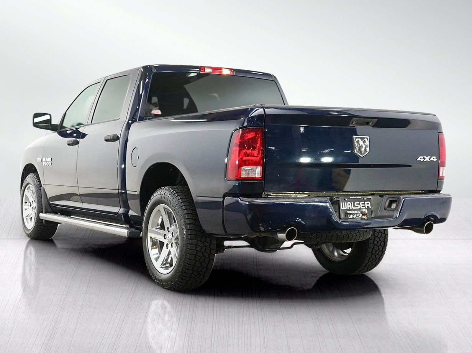 Used 2018 RAM 1500 Express w/ Express Value Package AWD/4WD image 3