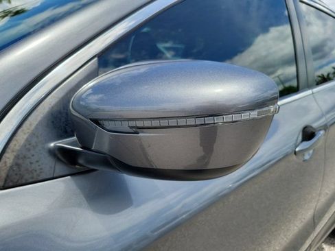 Certified 2021 Nissan Rogue Sport SV FWD image 8