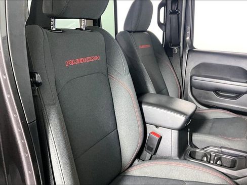 Used 2025 Jeep Wrangler Unlimited Rubicon AWD/4WD image 7