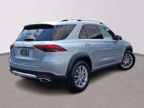 Used 2024 Mercedes-Benz GLE 450e 4MATIC image 4
