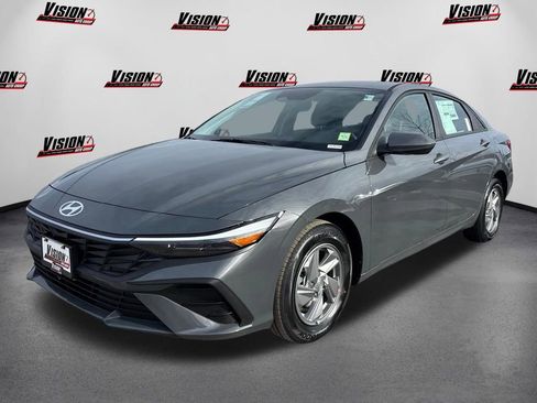 New 2026 Hyundai Elantra SE image 1