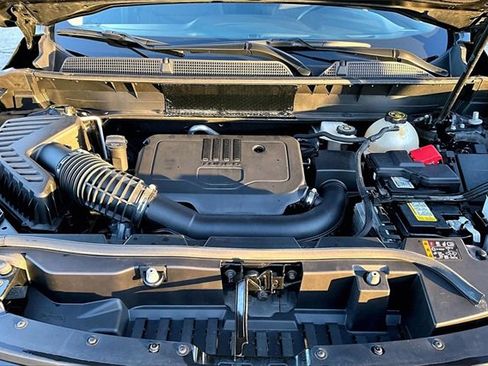 Used 2023 GMC Acadia SLE w/ Driver Convenience Package image 31