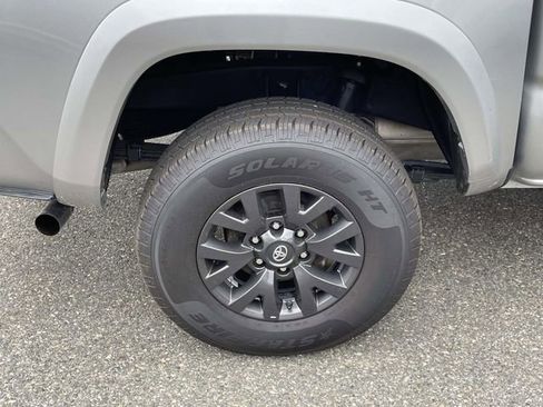 Used 2023 Toyota Tacoma SR5 w/ Technology Package AWD/4WD image 9