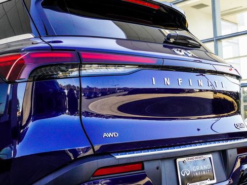 Used 2023 INFINITI QX60 Luxe w/ Cargo Package image 13