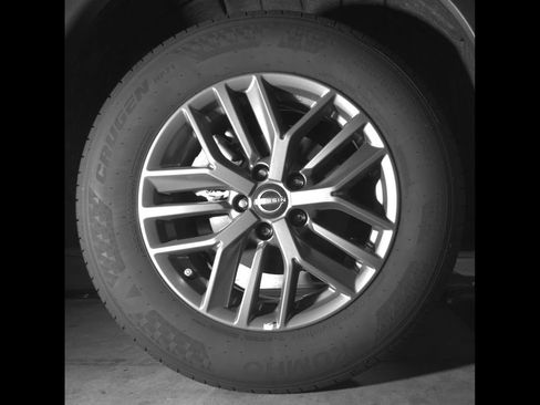 Used 2026 Nissan Rogue S FWD image 13