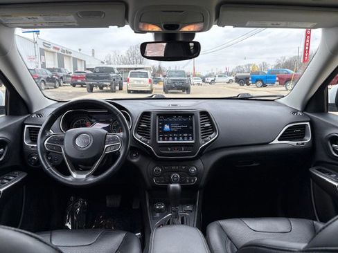 Used 2021 Jeep Cherokee Latitude Lux w/ Comfort/Convenience Group image 14