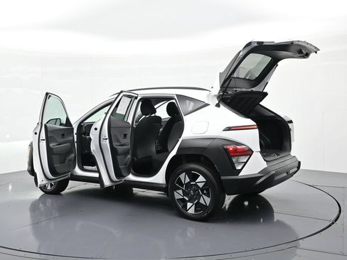 Used 2025 Hyundai Kona SEL AWD/4WD image 25