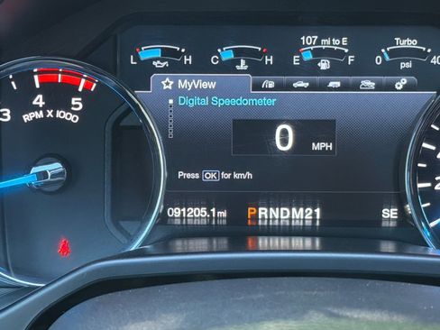 Used 2017 Ford F350 Platinum w/ Platinum Ultimate Package AWD/4WD image 25